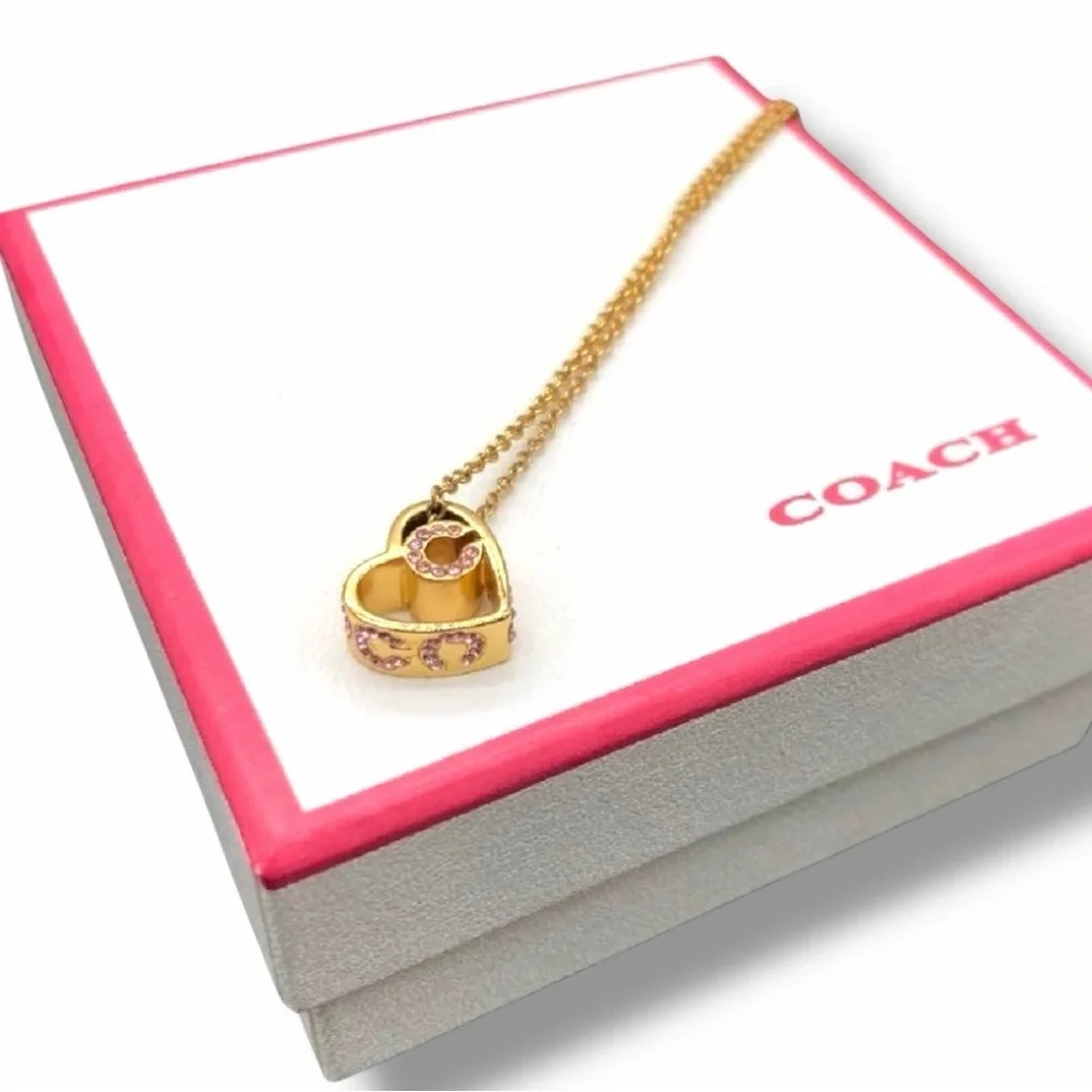 ✨ Coach Gold Tone Heart Necklace Pink Crystal Signature C Pendant ✨ - Picture 5 of 8